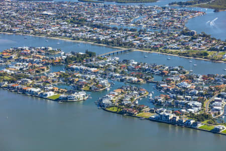Aerial Image of PARADISE POINT