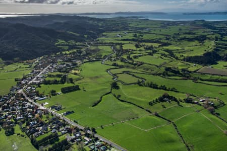 Aerial Image of CLEVEDON LOOKING NORTH EAST