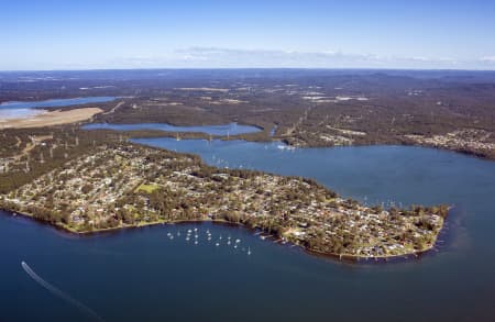 Aerial Image of MANNERING PARK