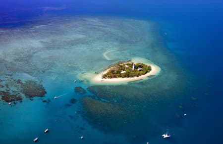 Aerial Image of LOW ISLES