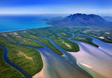 Aerial Image of HINCHINBROOK ISLAND