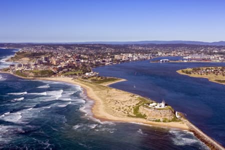 Aerial Image of NOBBYS BEACH