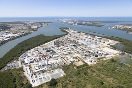 Aerial Image of OIL REFINERY PINKENBA