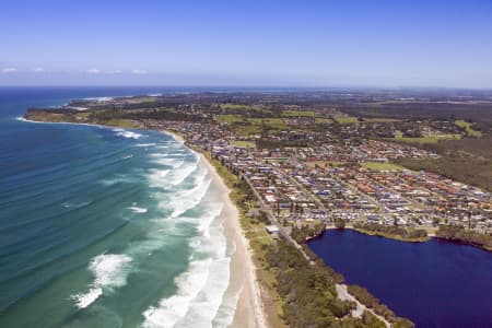 Aerial Image of LENNOX HEAD