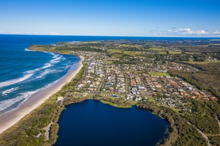 Aerial Image of LENNOX HEAD