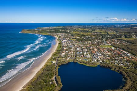 Aerial Image of LENNOX HEAD