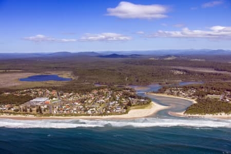 Aerial Image of LAKE CATHIE