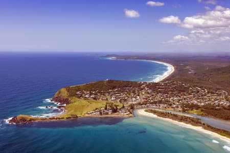 Aerial Image of CRESCENT HEAD