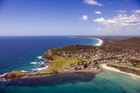 Aerial Image of CRESCENT HEAD