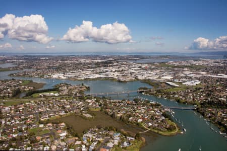 Aerial Image of PAKURANGA LOOKING SOUTH OVER MT WELLINGTON