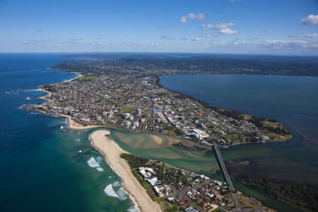 Aerial Image of THE ENTRANCE