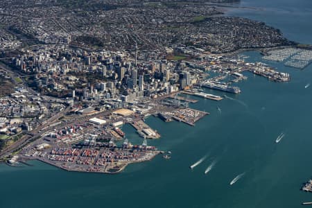 Aerial Image of AUCKLAND CITY LOOKING WEST