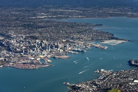 Aerial Image of WESTERN VIEW OF AUCKLAND CITY AND SUBURBS
