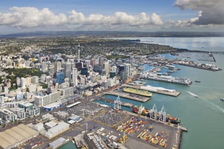 Aerial Image of AUCKLAND CITY LOOKING WEST TO WAITAKERE RANGES