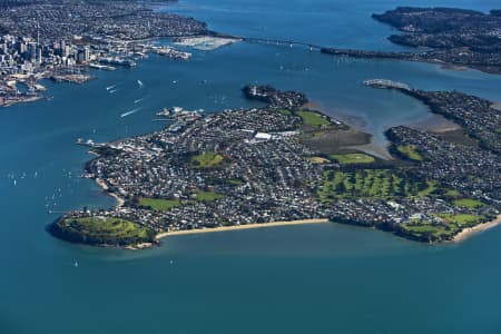 Aerial Image of DEVONPORT TO THE CITY