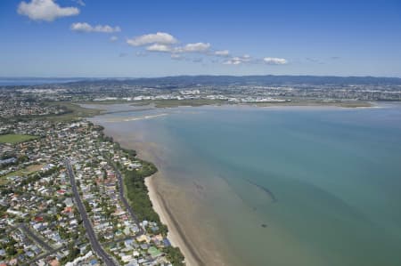 Aerial Image of PT CHEVALIER LOOKING WEST