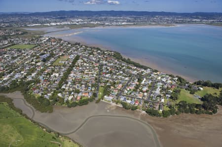 Aerial Image of POINT CHEVALIER LOOKING WEST