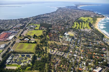 Aerial Image of BATEAU BAY LOOKING TO THE ENTRANCE