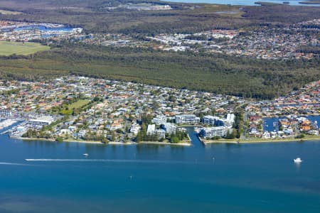 Aerial Image of HOLLYWELL
