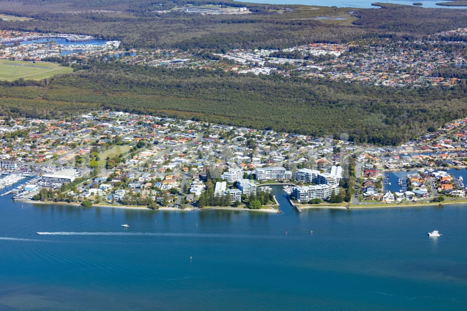Aerial Image of Hollywell