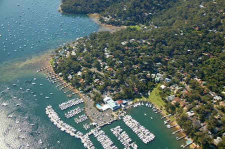 Aerial Image of HORSE SHOE COVE, NEWPORT