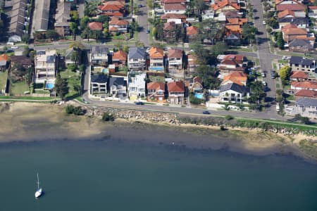 Aerial Image of WATERFRONT PROPERTIES AT HEN AND CHICKEN BAY