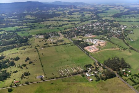 Aerial Image of BERRY FROM THE SOUTH WEST