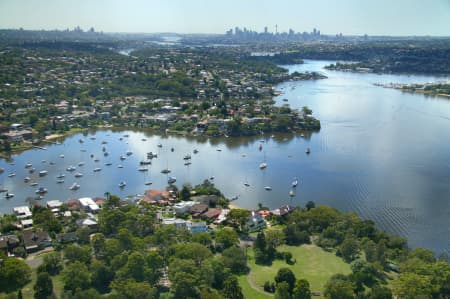 Aerial Image of PUTNEY LOOKING EAST