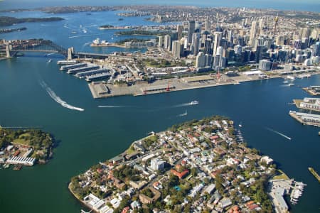 Aerial Image of BALMAIN LOOKING EAST