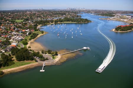 Aerial Image of KISSING POINT BAY, PUTNEY
