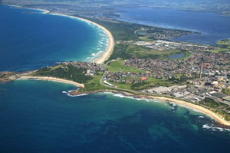 Aerial Image of PORT KEMBLA TOWARDS WINDANG PARK