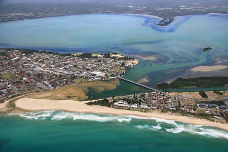 Aerial Image of THE ENTRANCE, CENTRAL COAST NSW