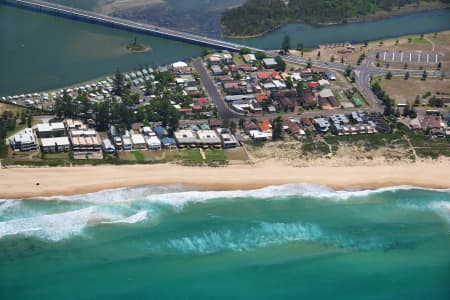 Aerial Image of THE ENTRANCE NORTH