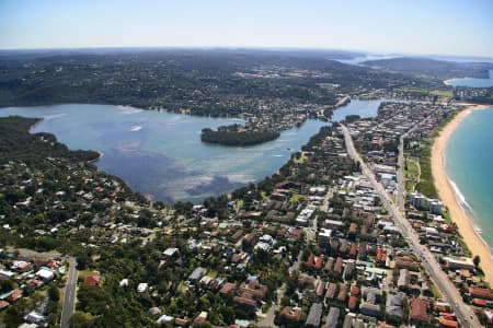 Aerial Image of NARRABEEN LAKE AND NARRABEEN BEACH