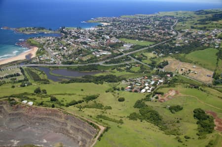 Aerial Image of KIAMA FACING SOUTH TO TOWN CENTER