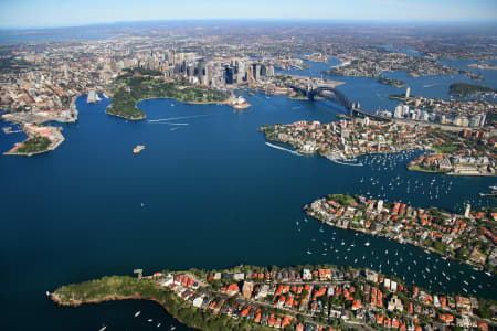 Aerial Image of CREMORNE POINT TO CITY