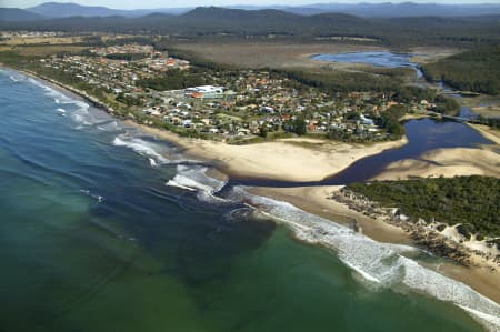 Aerial Image of LAKE CATHIE