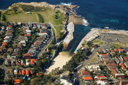 Aerial Image of CLOVELLY BEACH AND BURROWS PARK