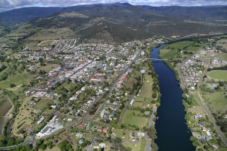 Aerial Image of NEW NORFOLK ON THE DERWENT RIVER, TAS