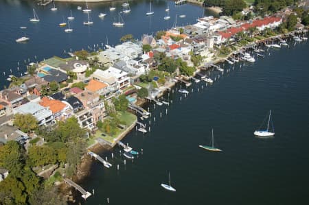 Aerial Image of LOUISA ROAD CLOSE UP