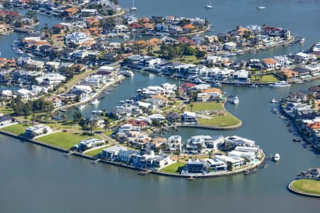 Aerial Image of PARADISE POINT