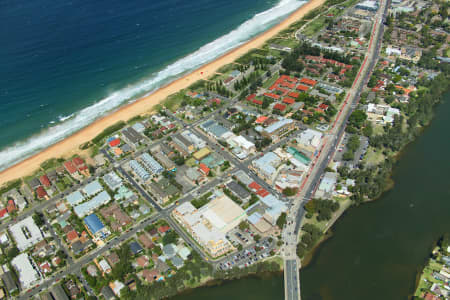 Aerial Image of NARRABEEN VILLAGE, NSW