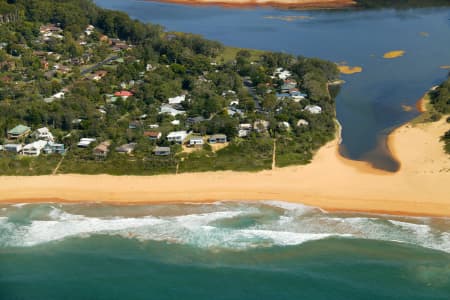 Aerial Image of MACMASTERS BEACH, CENTRAL COAST.