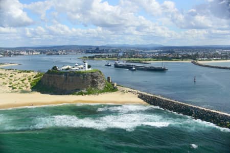 Aerial Image of NOBBY\'S HEAD LIGHTHOUSE, NEWCASTLE