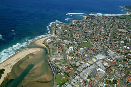 Aerial Image of THE ENTRANCE