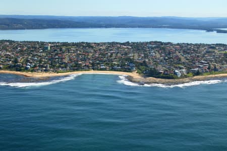 Aerial Image of THE ENTRANCE