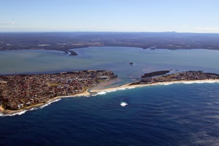Aerial Image of THE ENTRANCE