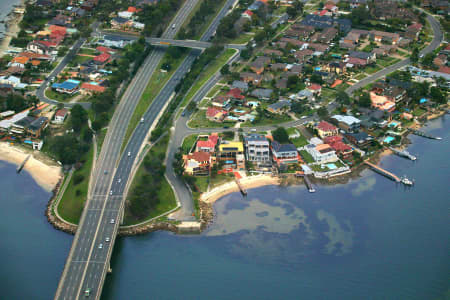 Aerial Image of TAREN POINT