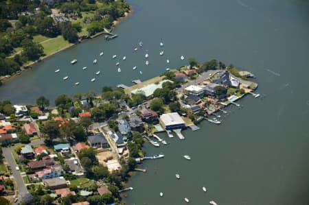 Aerial Image of PUTNEY AND LOOKING GLASS BAY