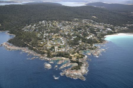 Aerial Image of BINALONG BAY.